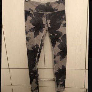 Lululemon “Wunder Under” full length legging